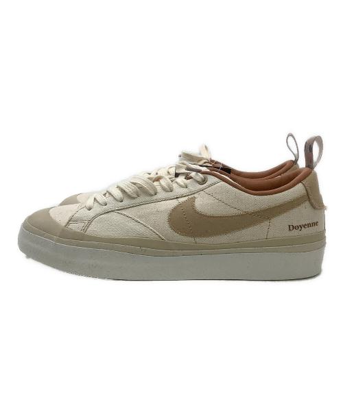 NIKE SB（ナイキエスビー）NIKE SB (ナイキエスビー) Doyenne (ドイエン) スニーカー BLAZER LOW QS ベージュ サイズ:cm 26.5の古着・服飾アイテム