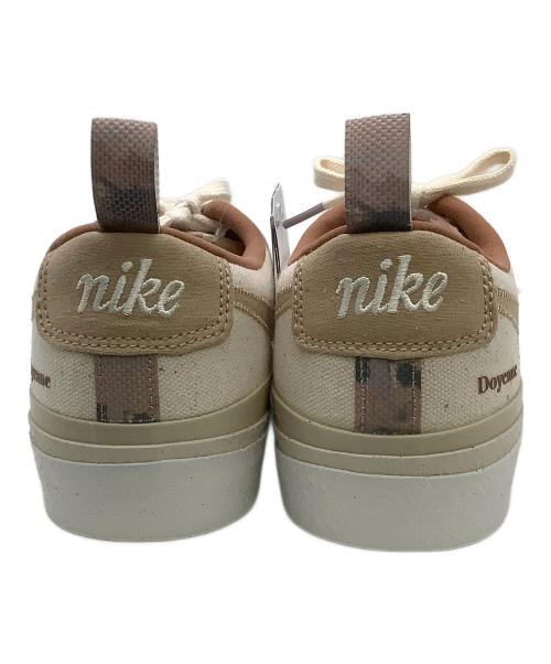 NIKE SB（ナイキエスビー）NIKE SB (ナイキエスビー) Doyenne (ドイエン) スニーカー BLAZER LOW QS ベージュ サイズ:cm 26.5の古着・服飾アイテム