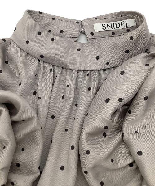 Snidel（スナイデル）Snidel (スナイデル) ギャザーパフスリワンピース グレーの古着・服飾アイテム