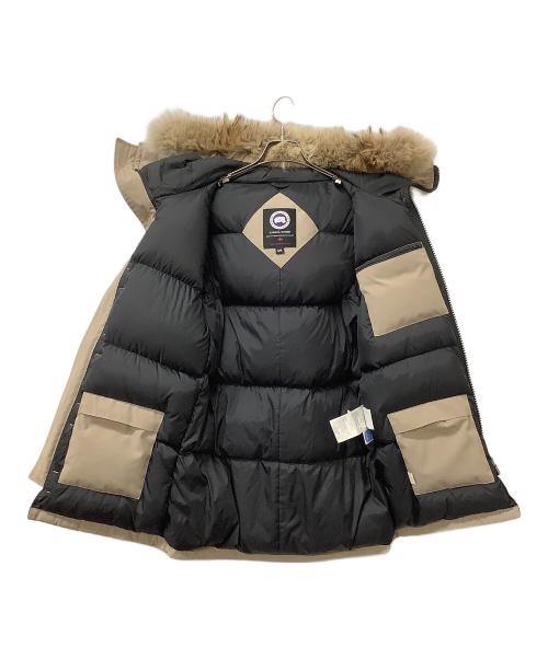 CANADA GOOSE（カナダグース）CANADA GOOSE (カナダグース) ダウンジャケット ベージュ サイズ:Sの古着・服飾アイテム