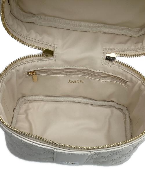 Snidel（スナイデル）Snidel (スナイデル) キルティングバニティバッグ SNVT252001 ホワイトの古着・服飾アイテム