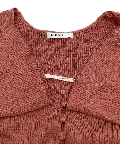 Snidel（スナイデル）Snidel (スナイデル) ニットカーデ&プリントキャミワンピース ホワイト×ピンクの古着・服飾アイテム
