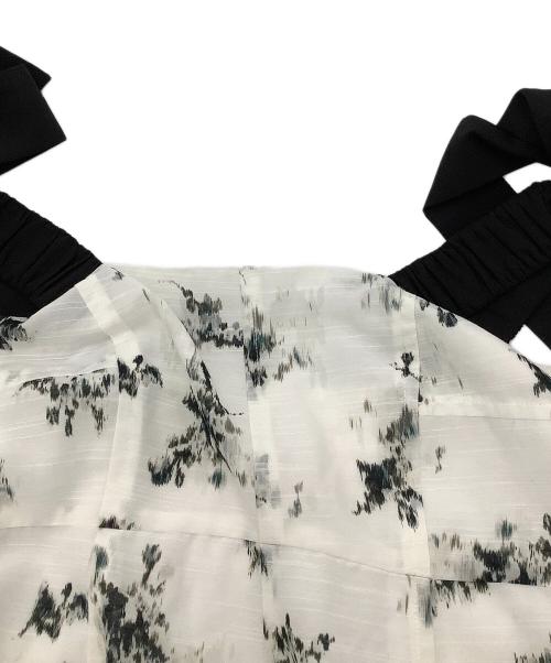 FRAY ID（フレイ アイディー）FRAY ID (フレイ アイディー) キャミソールワンピース ワイドストラップステッチワンピース ホワイト×ブラックの古着・服飾アイテム