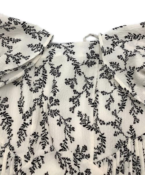 Snidel（スナイデル）Snidel (スナイデル) 半袖ワンピース 2wayデザインプリントワンピ ホワイト×ブラックの古着・服飾アイテム