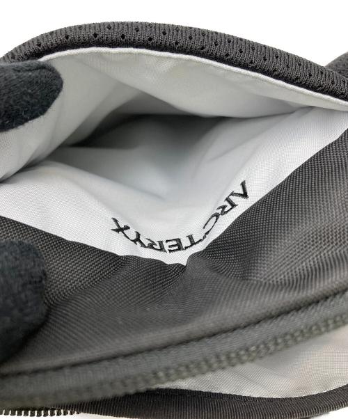 ARC'TERYX（アークテリクス）ARC'TERYX (アークテリクス) ショルダーバッグ  MANTIS 2 ブラックの古着・服飾アイテム