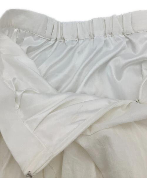 anuans（アニュアンス）anuans (アニュアンス) スカート イレギュラーティアードボリュームスカート ホワイト サイズ:Sの古着・服飾アイテム