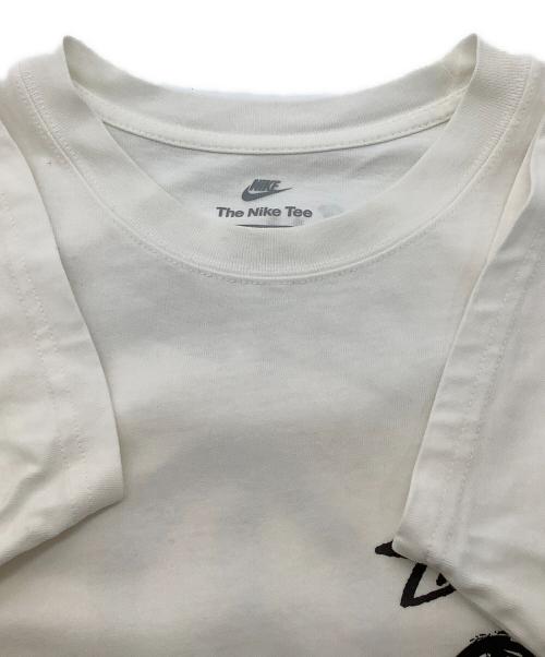 NIKE（ナイキ）NIKE (ナイキ) stussy (ステューシー) 半袖Tシャツ Peace Love Swoosh T-shirt ホワイト サイズ:XLの古着・服飾アイテム