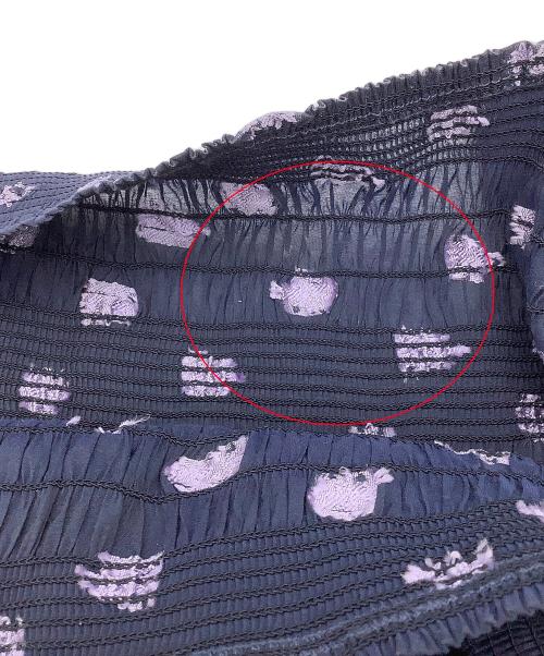 FRAY ID（フレイ アイディー）FRAY ID (フレイ アイディー) ブラウス フリルスリーブシャーリングブラウス ネイビー サイズ:Fの古着・服飾アイテム