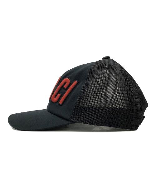 GUCCI（グッチ）GUCCI (グッチ) メッシュキャップ ロゴ付きキャップ 701324 ブラック×レッド サイズ:L (59cm)の古着・服飾アイテム