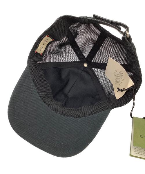 GUCCI（グッチ）GUCCI (グッチ) メッシュキャップ ロゴ付きキャップ 701324 ブラック×レッド サイズ:L (59cm)の古着・服飾アイテム