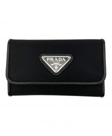 PRADA（プラダ）の古着「キーケース トライアングルロゴ」｜ブラック
