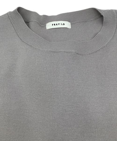 FRAY ID（フレイ アイディー）FRAY ID (フレイ アイディー) ニット ラッフルフリルレイヤーニット グレー サイズ:Fの古着・服飾アイテム