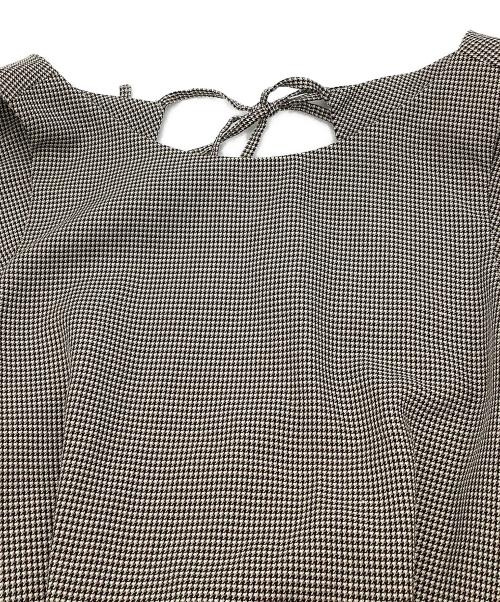 Snidel（スナイデル）Snidel (スナイデル) ワンピース バックオープンフレアワンピース ブラウンの古着・服飾アイテム