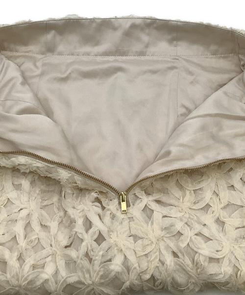 anuans（アニュアンス）anuans (アニュアンス) スカート リボンエンブロイダリーストレートスカート ベージュ サイズ:Sの古着・服飾アイテム