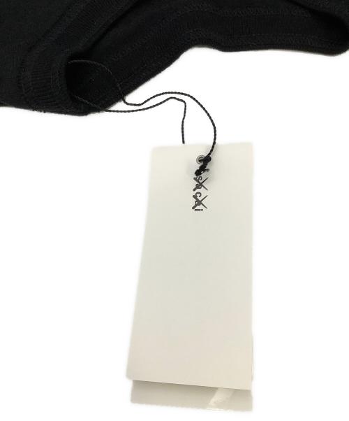 sacai（サカイ）sacai (サカイ) KAWS (カウズ) 半袖Tシャツ Flock Logo Print T-Shirt ブラック サイズ:1の古着・服飾アイテム