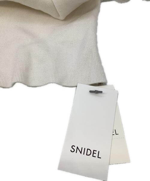 Snidel（スナイデル）Snidel (スナイデル) 厚手ニット デザインフリルニットTOPS ホワイト サイズ:Fの古着・服飾アイテム