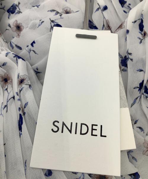 Snidel（スナイデル）Snidel (スナイデル) ノースリーブワンピース Sustainable20周年プリントワンピース ホワイト×ブルー サイズ:1の古着・服飾アイテム