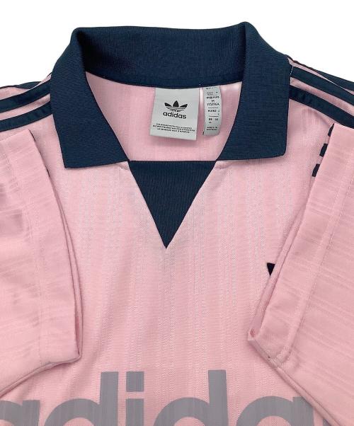 adidas（アディダス）adidas (アディダス) 半袖Tシャツ 襟付きゴーリートップ ピンク×ブルー サイズ:J Lの古着・服飾アイテム