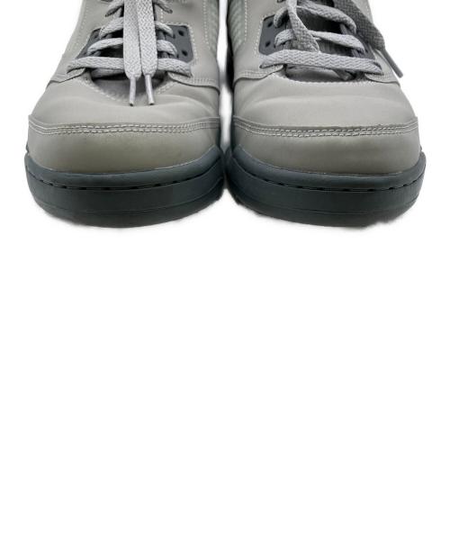 NIKE（ナイキ）NIKE (ナイキ) スニーカー AIR JORDAN 5 RETRO ライトグレー サイズ:cm 26.5の古着・服飾アイテム