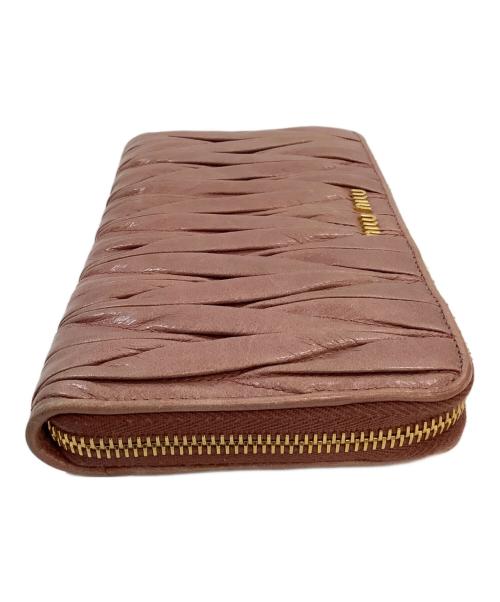 MIU MIU（ミュウミュウ）MIU MIU (ミュウミュウ) ラウンドファスナー財布 ピンクの古着・服飾アイテム