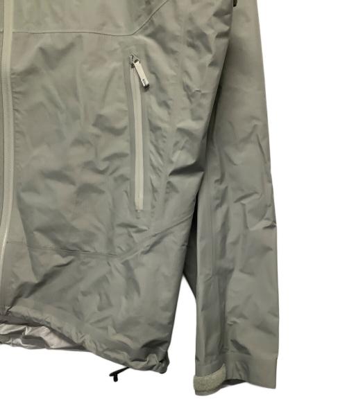 ARC'TERYX（アークテリクス）ARC'TERYX (アークテリクス) マウンテンパーカー グレー サイズ:Lの古着・服飾アイテム