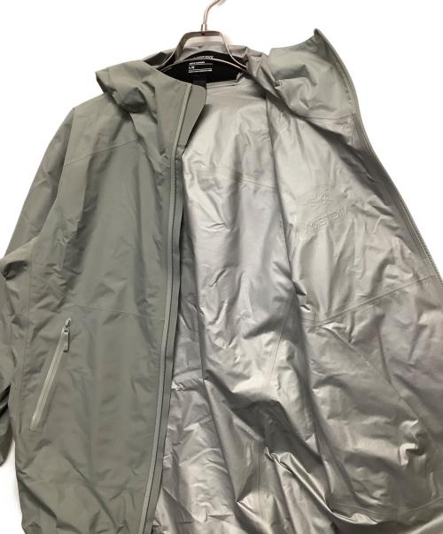 ARC'TERYX（アークテリクス）ARC'TERYX (アークテリクス) マウンテンパーカー グレー サイズ:Lの古着・服飾アイテム