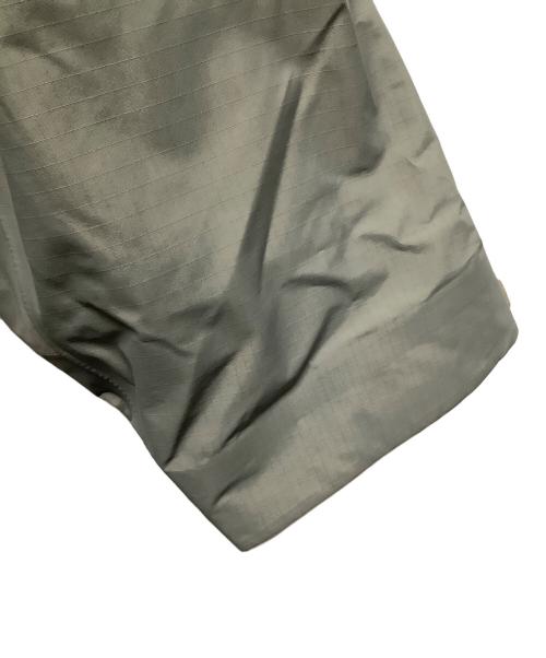 ARC'TERYX（アークテリクス）ARC'TERYX (アークテリクス) マウンテンパーカー グレー サイズ:Lの古着・服飾アイテム