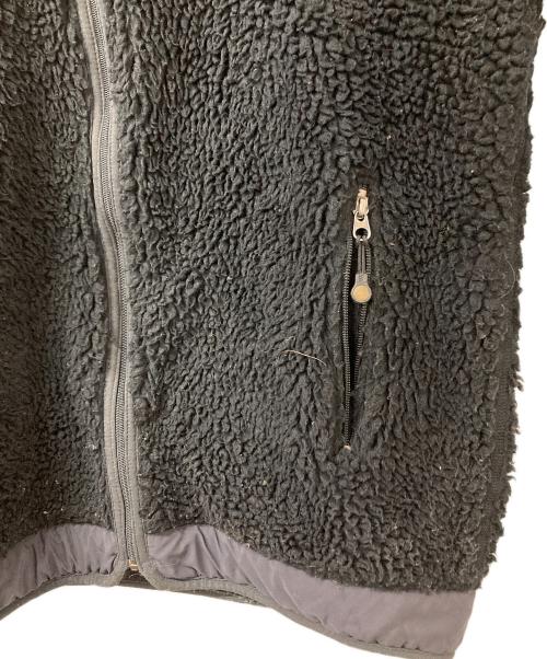 Patagonia（パタゴニア）Patagonia (パタゴニア) フリースジャケット レトロリズムフーディー 2003年-2005年Rhythm USA製 ブラック サイズ:Sの古着・服飾アイテム