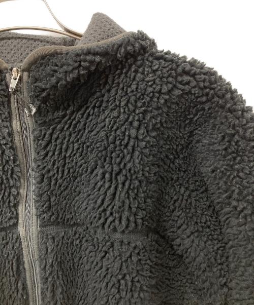 Patagonia（パタゴニア）Patagonia (パタゴニア) フリースジャケット レトロリズムフーディー 2003年-2005年Rhythm USA製 ブラック サイズ:Sの古着・服飾アイテム
