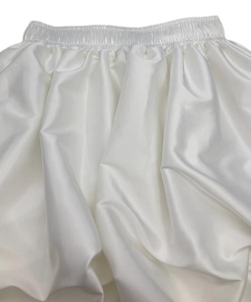 ACYM（アシーム）ACYM (アシーム) サテンバルーンロングスカート ホワイト サイズ:Fの古着・服飾アイテム