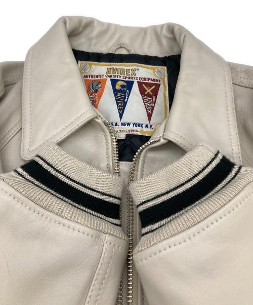 AVIREX（アヴィレックス）AVIREX (アヴィレックス) SIGNATURE VARSITY JACKET ベージュ サイズ:Lの古着・服飾アイテム