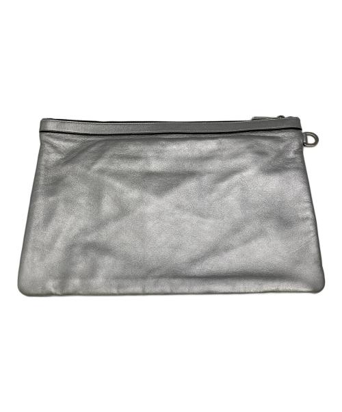 JIMMY CHOO（ジミーチュウ）JIMMY CHOO (ジミーチュウ) スタッズクラッチバッグ　Z6KJL6　星 シルバーの古着・服飾アイテム