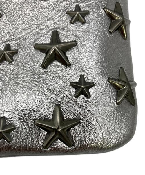 JIMMY CHOO（ジミーチュウ）JIMMY CHOO (ジミーチュウ) スタッズクラッチバッグ　Z6KJL6　星 シルバーの古着・服飾アイテム