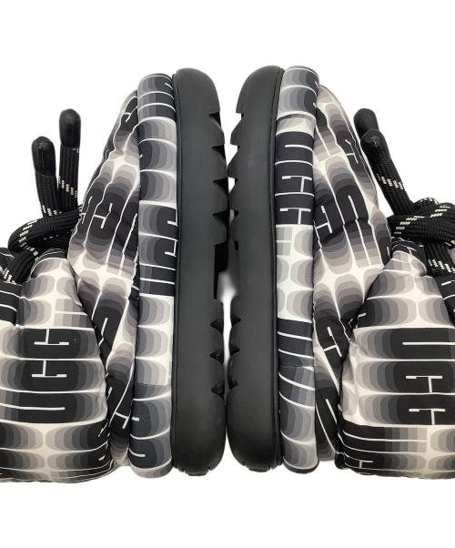 UGG（アグ）UGG (アグ) ブーツ Classic Maxi Wavelength Short ブラック×ホワイト サイズ:JAPAN 24の古着・服飾アイテム