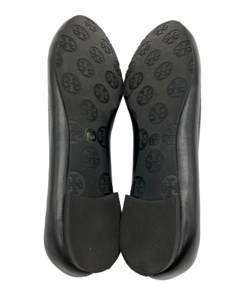 TORY BURCH（トリーバーチ）TORY BURCH (トリーバーチ) パンプス フラットパンプス ブラック サイズ:6 1/2 Mの古着・服飾アイテム