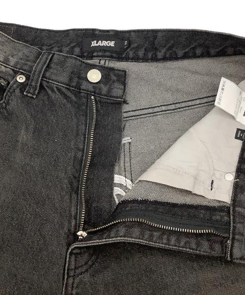 X-LARGE（エクストララージ）X-LARGE (エクストララージ) ジーンズ OLD ENGLISH BAGGY DENIM PANTS ブラック サイズ:32inchの古着・服飾アイテム