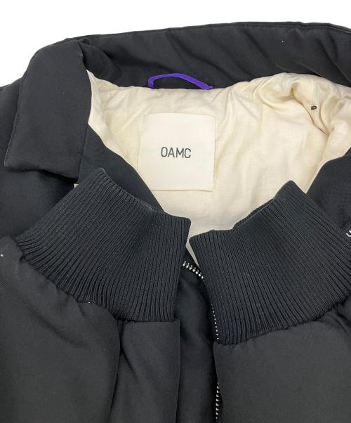 OAMC（オーエーエムシー）OAMC (オーエーエムシー) 中綿ジャケット TAOS BOMBER JACKET ブラック サイズ:Lの古着・服飾アイテム