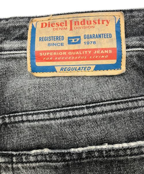 DIESEL（ディーゼル）DIESEL (ディーゼル) デニムパンツ　A11598 ブラック サイズ:Mの古着・服飾アイテム