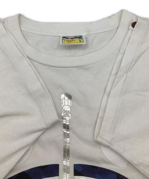 A BATHING APE（アベイシングエイプ）A BATHING APE (アベイシングエイプ) 半袖カットソー SHARK TEE ホワイト サイズ:Lの古着・服飾アイテム