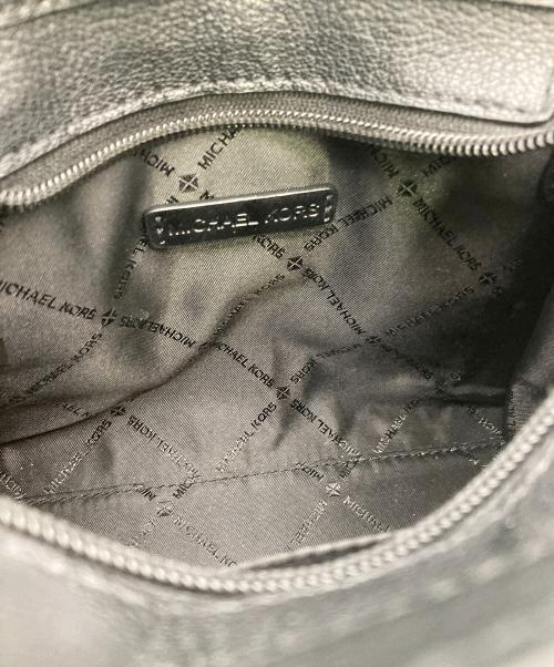 MICHAEL KORS（マイケルコース）MICHAEL KORS (マイケルコース) ショルダーバッグ ブラックの古着・服飾アイテム