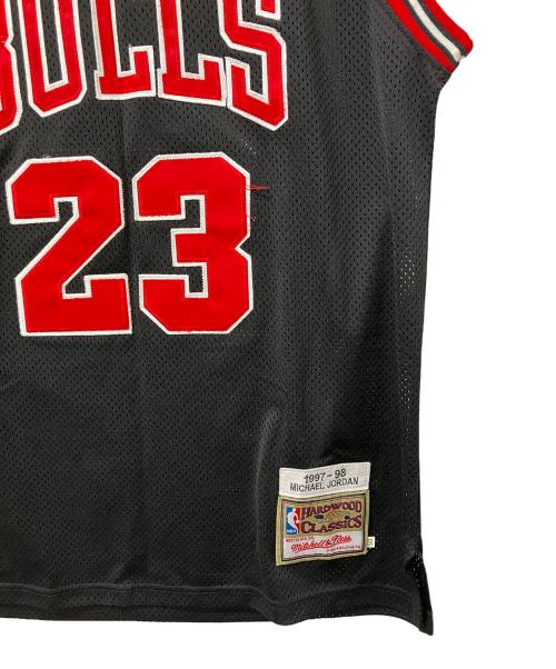 MITCHELL & NESS（ミッチェルアンドネス）MITCHELL & NESS (ミッチェルアンドネス) ノースリーブカットソー ブラック×レッド サイズ:不明の古着・服飾アイテム