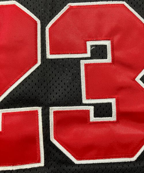 MITCHELL & NESS（ミッチェルアンドネス）MITCHELL & NESS (ミッチェルアンドネス) ノースリーブカットソー ブラック×レッド サイズ:不明の古着・服飾アイテム