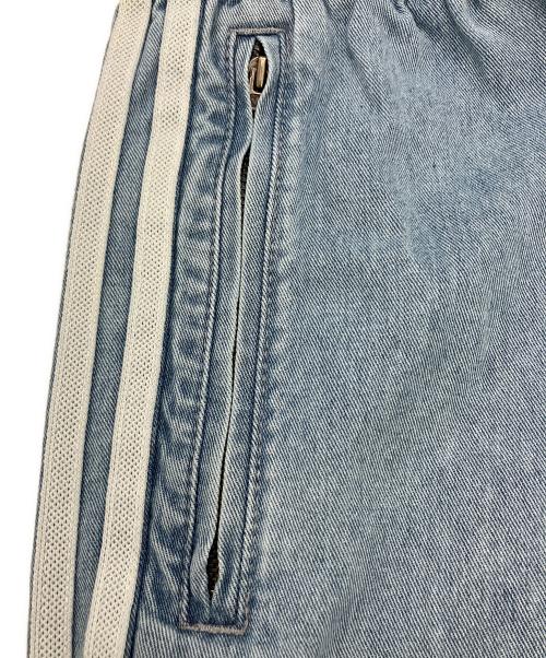 adidas（アディダス）adidas (アディダス) デニムパンツ　ファイヤーバード トラックパンツ スカイブルー サイズ:Mの古着・服飾アイテム