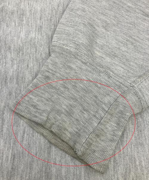 Champion（チャンピオン）Champion (チャンピオン) クルーネックスウェット　リバースウィーブ　80's後期/染み込みプリント/MADE IN USA@　 グレー×グリーン サイズ:XLの古着・服飾アイテム