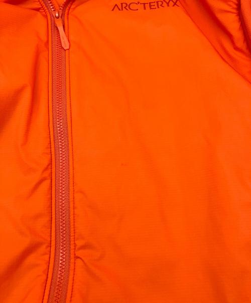 ARC'TERYX（アークテリクス）ARC'TERYX (アークテリクス) アトム フーディー ジャケット オレンジ サイズ:Sの古着・服飾アイテム