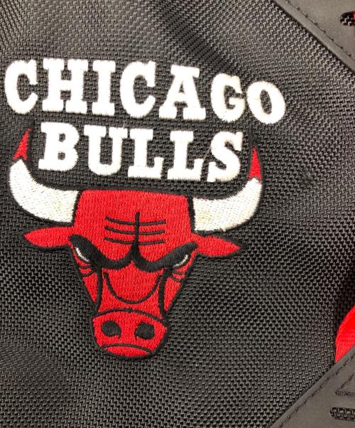 New Era（ニューエラ）New Era (ニューエラ) NBA (エヌビーエー) CHICAGO BULLS (シカゴブルズ) バックパック ブラック×レッドの古着・服飾アイテム
