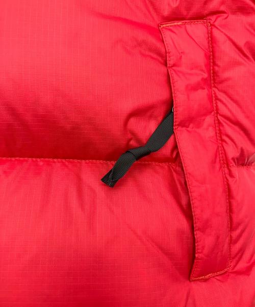 THE NORTH FACE（ザ ノース フェイス）THE NORTH FACE (ザ ノース フェイス) 700フィルパワーの高品質ダウンジャケット レッド×ブラック サイズ:Sの古着・服飾アイテム