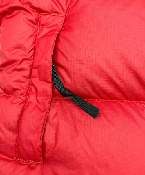 THE NORTH FACE（ザ ノース フェイス）THE NORTH FACE (ザ ノース フェイス) 700フィルパワーの高品質ダウンジャケット レッド×ブラック サイズ:Sの古着・服飾アイテム