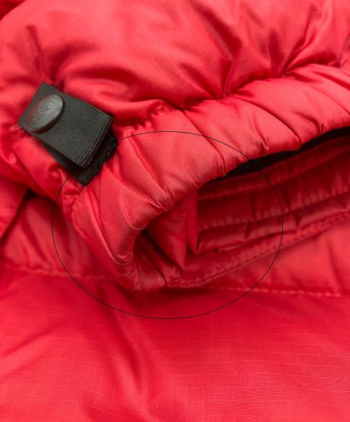 THE NORTH FACE（ザ ノース フェイス）THE NORTH FACE (ザ ノース フェイス) 700フィルパワーの高品質ダウンジャケット レッド×ブラック サイズ:Sの古着・服飾アイテム