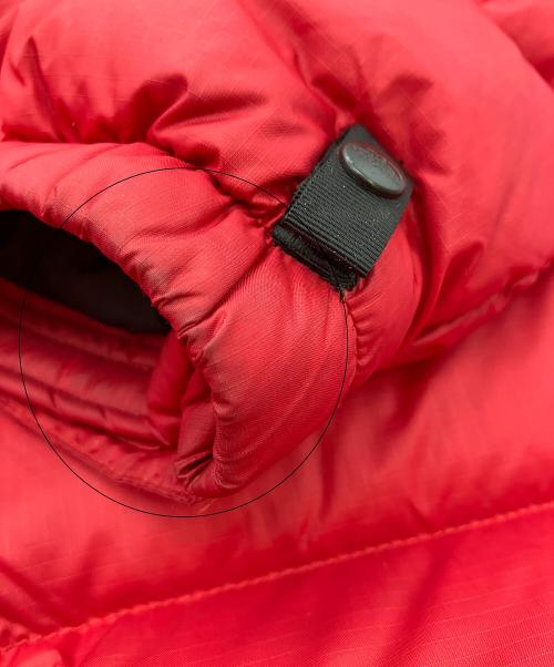 THE NORTH FACE（ザ ノース フェイス）THE NORTH FACE (ザ ノース フェイス) 700フィルパワーの高品質ダウンジャケット レッド×ブラック サイズ:Sの古着・服飾アイテム